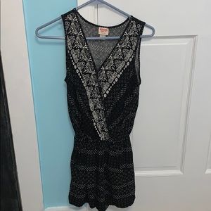 Black and white romper with pockets